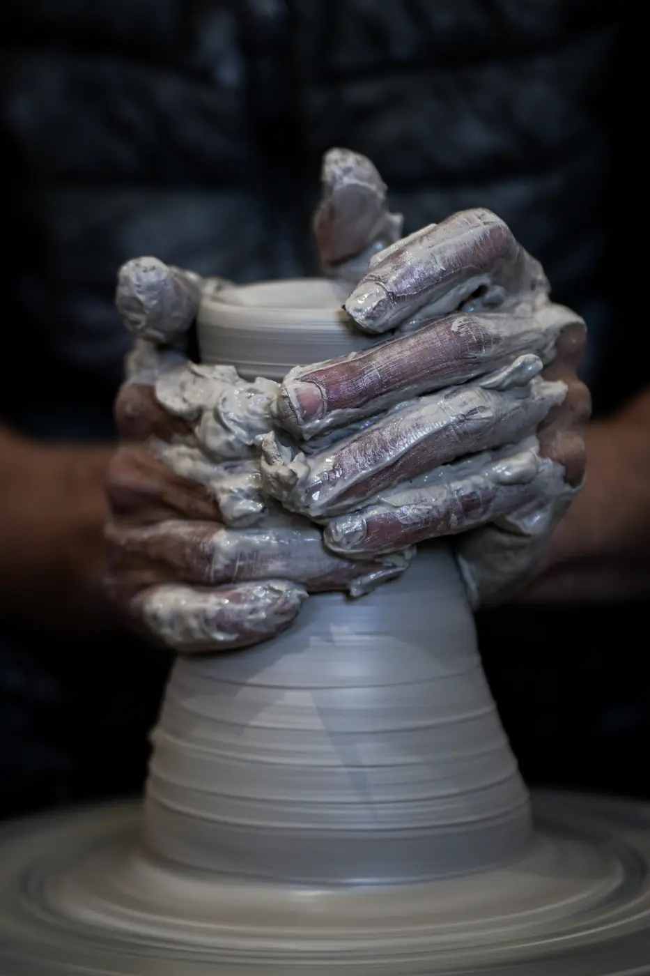 Cours de poterie au tour